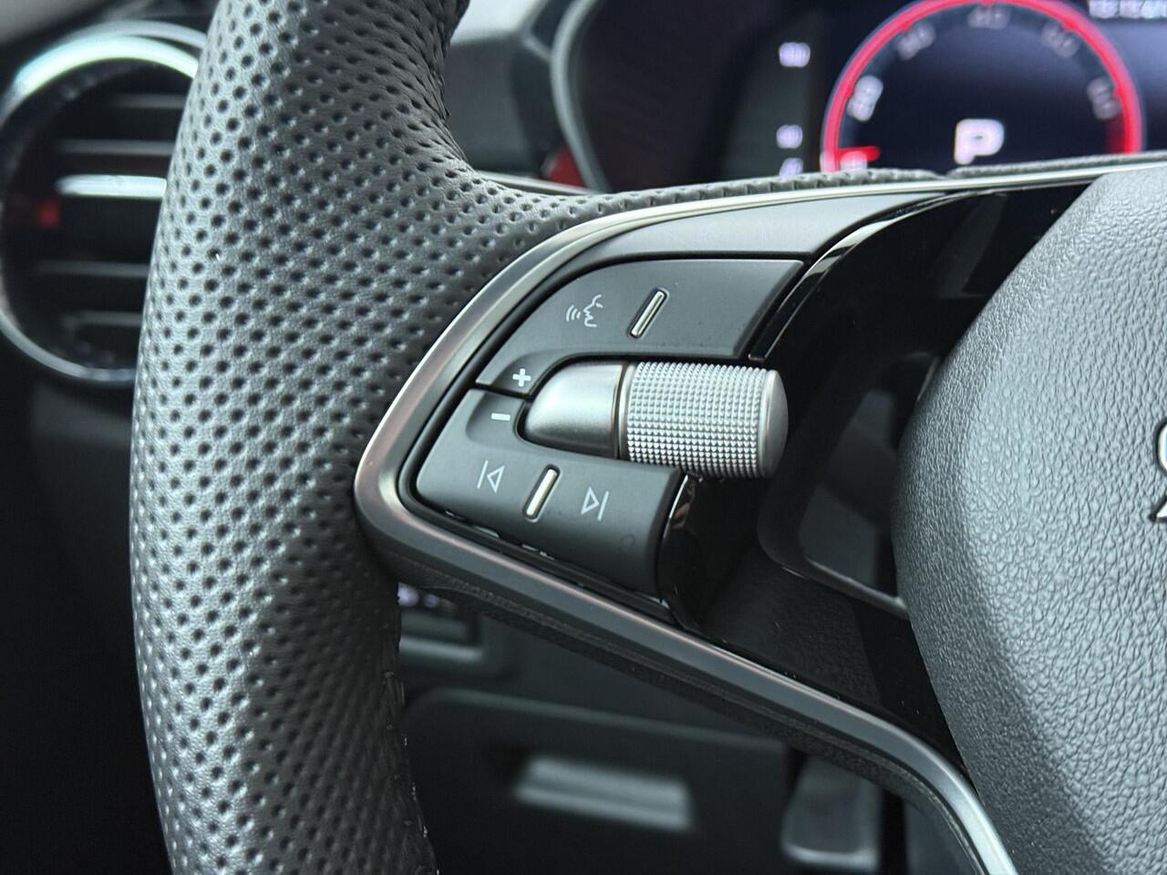 Skoda FABIA Monte Carlo 1.0 TSI 115 PK DSG | Automaat | Stoelverwarming | 17" Lichtmetalen velgen |