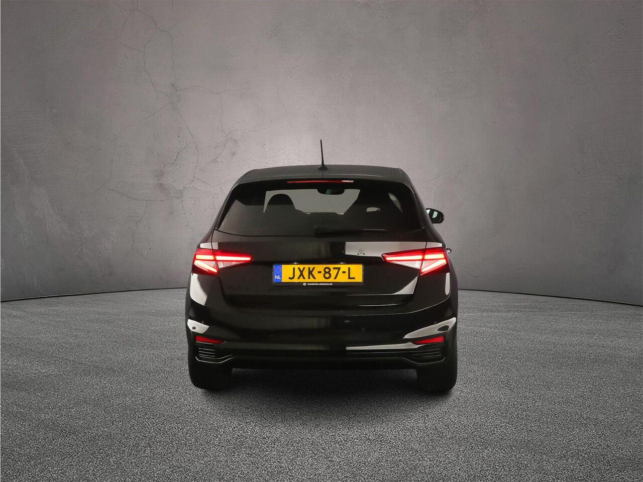 Skoda FABIA Monte Carlo 1.0 TSI 115pk DSG Automaat Adaptive cruise control, Navigatie, Achteruitrijcamera, Stoelverwarming, LED koplampen, Parkeersensoren, App connect