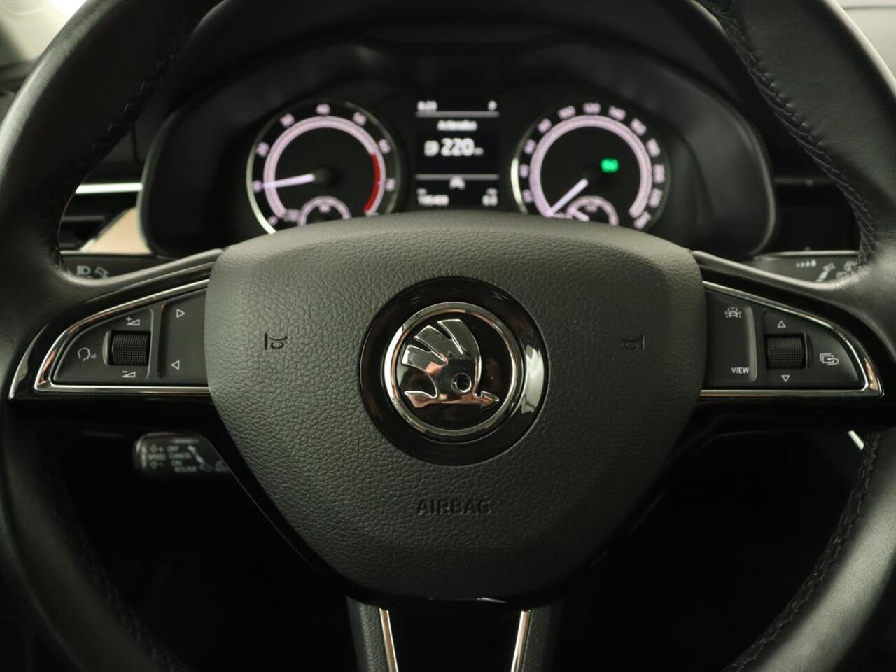 Skoda Kamiq 1.0 TSI Business Edition | Automaat | Stoelverwarming | Trekhaak | Adaptive cruise | Carplay | Virtual Cockpit | Climate control