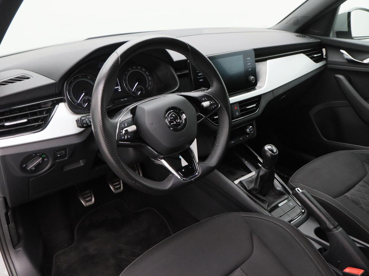 Skoda Kamiq 1.0 TSi 115 Pk Sport Business | LED | Cruise Control | Privacy Glass | Bluetooth | Sensoren Achter | Climate Control | 16 Inch | 72.660 Km!