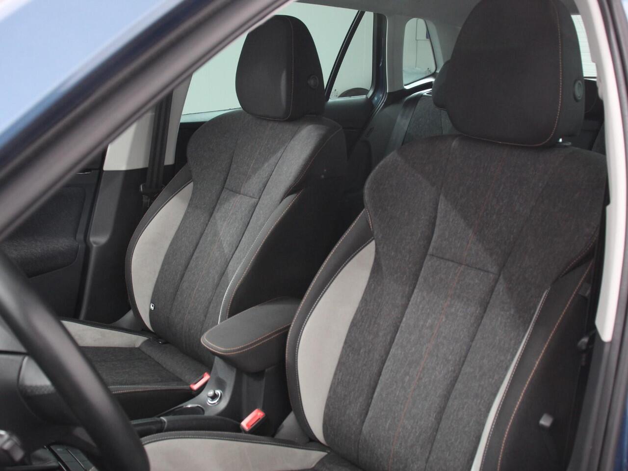 Skoda Kamiq 1.0 TSI 110pk DSG Style Navigatie Apple Carplay/Android Auto Virtual Cockpit Lane Assist 17 Inch Lichtmetalen Velgen