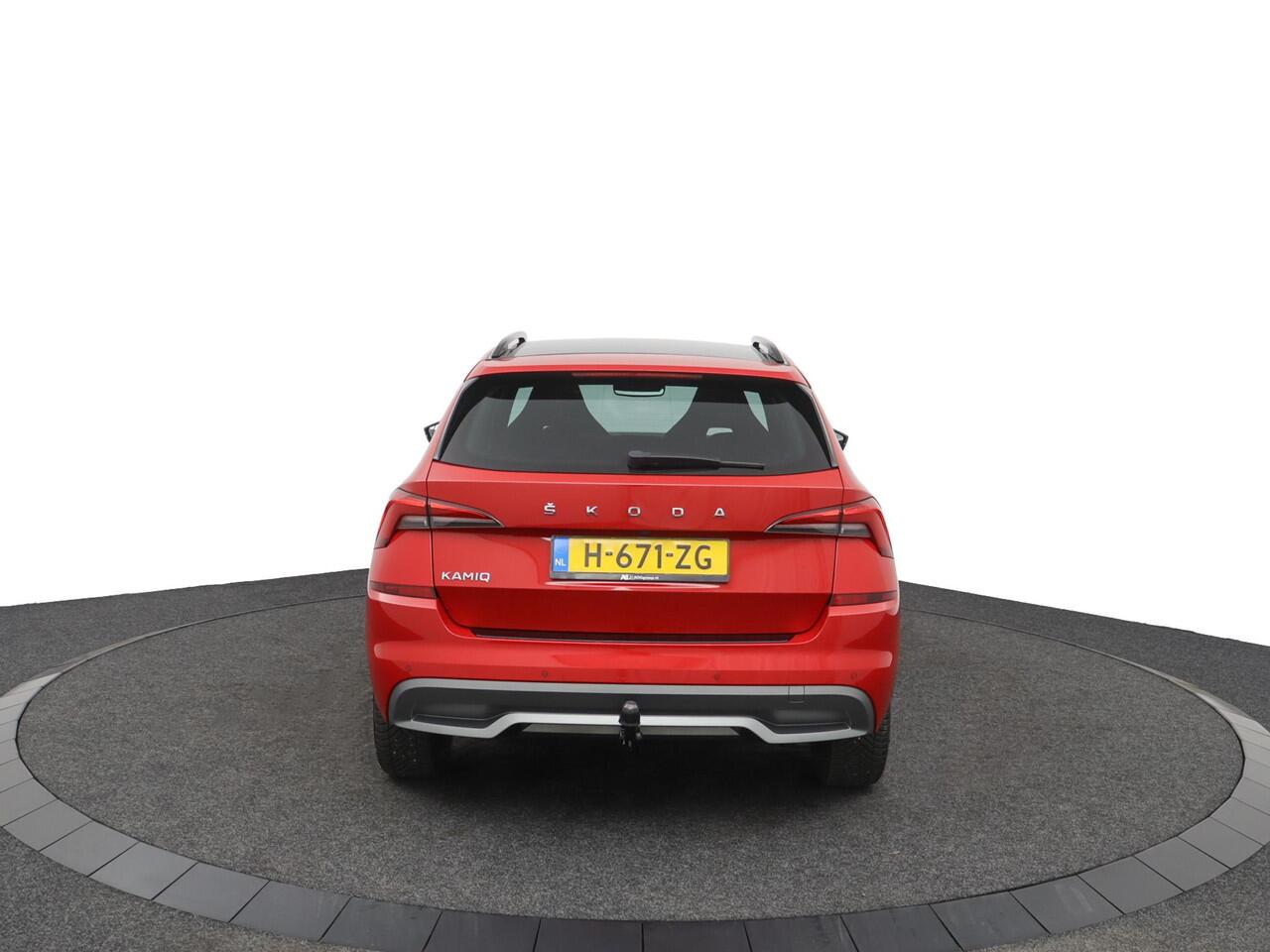 Skoda Kamiq 1.0 TSI Sport Business | Trekhaak | Panoramadak | Navigatie | Parkeercamera | Automaat