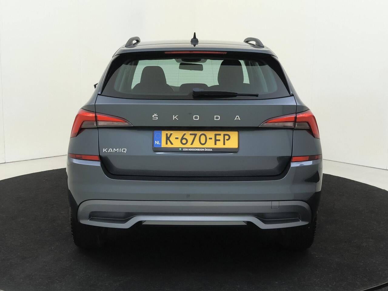 Skoda Kamiq 1.0 TSI Ambition | Cruise control | CarPlay | Lane assist | Bluetooth | Airco | Armsteun voor |