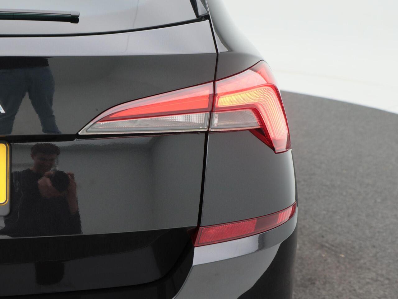 Skoda Kamiq 1.0 TSi 115 Pk Automaat Sport Business | Cruise Control | Climate Control | Navigatie | Carplay | Parkeersensoren | 17 Inch