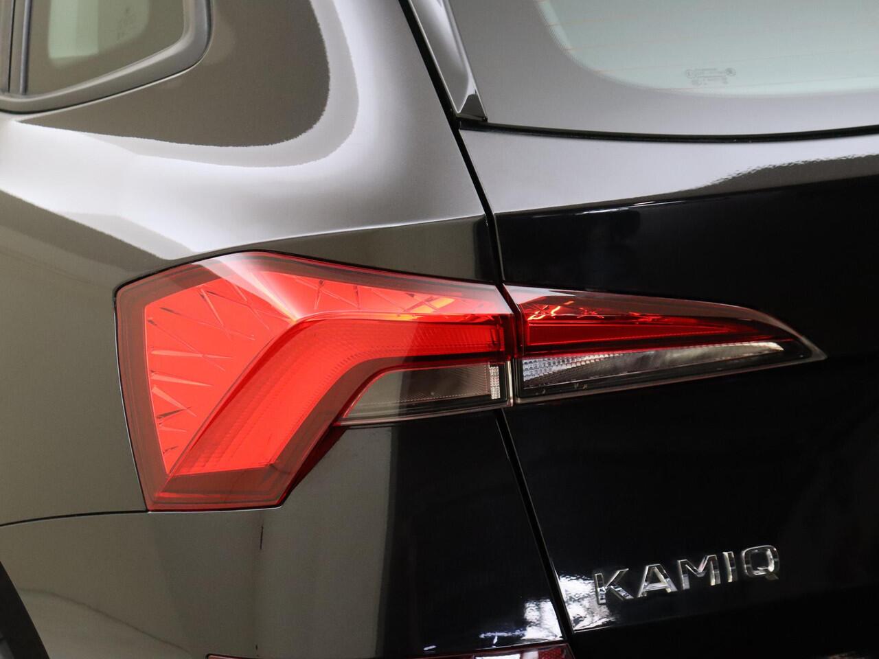 Skoda Kamiq 1.0 TSI Active | Cruise control | Airco | Parkeersensoren achter | DAB radio | Bluetooth | Lane- en frontassist |