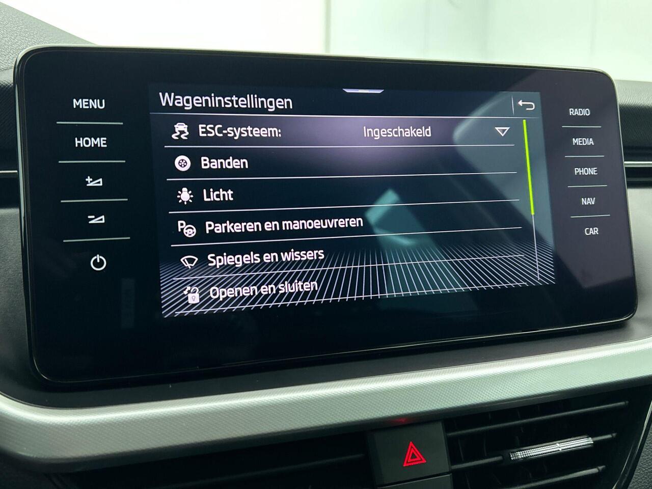 Skoda Kamiq 1.0 TSI 110PK DSG Style Drive 125 | Navigatie | Climate Control | DAB | Digitale cockpit | Cruise Control adaptive | Parkeer sensoren V+A | Stoelverwarming