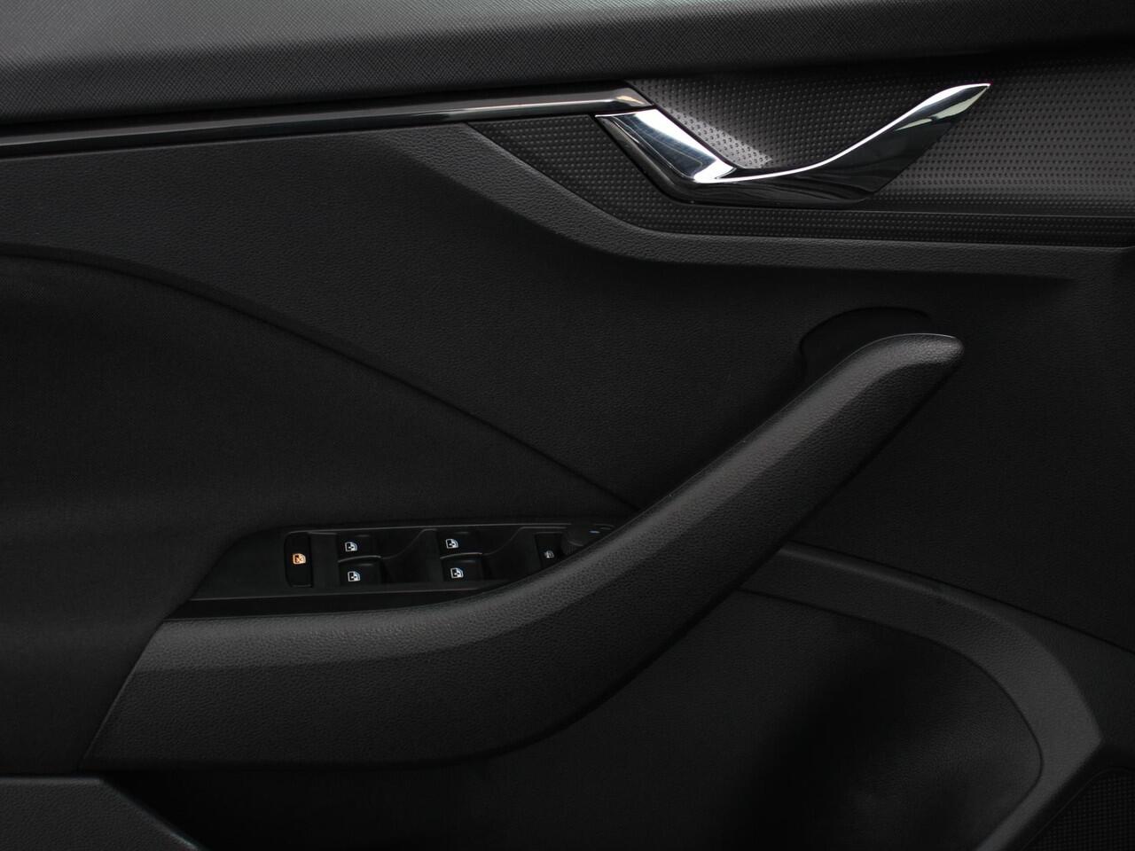 Skoda Kamiq 1.0 TSI 110pk DSG Tour de France Navigatie Apple Carplay/Android Auto Cimate Control Camera Parkeer sensoren Led Adaptive Cruise Control