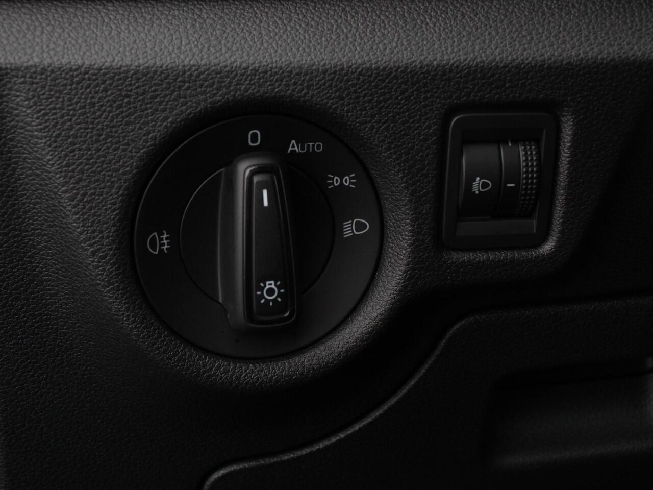 Skoda Kamiq 1.0 TSI 110pk DSG Tour de France Navigatie Apple Carplay/Android Auto Cimate Control Camera Parkeer sensoren Led Adaptive Cruise Control