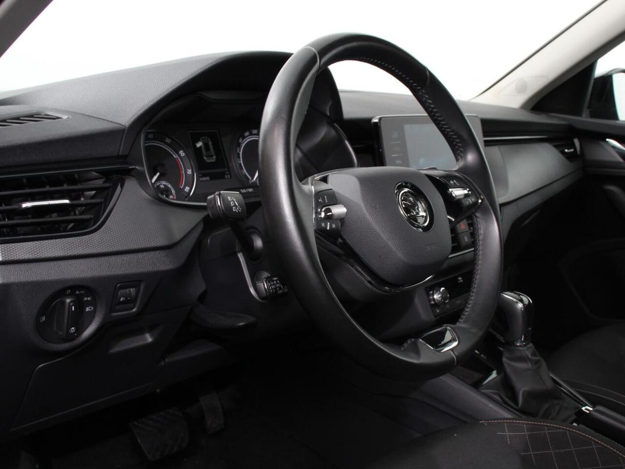 Skoda Kamiq 1.0 TSI 110pk DSG Tour de France Navigatie Apple Carplay/Android Auto Cimate Control Camera Parkeer sensoren Led Adaptive Cruise Control