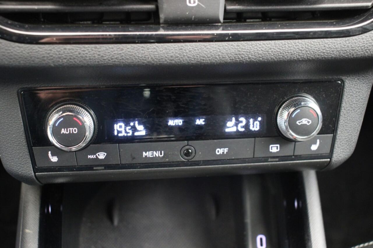 Skoda Kamiq 1.0 TSI Sport Business - Digitaal Cockpit, Carplay, Navi, Cruise, Clima, Stoelverw.