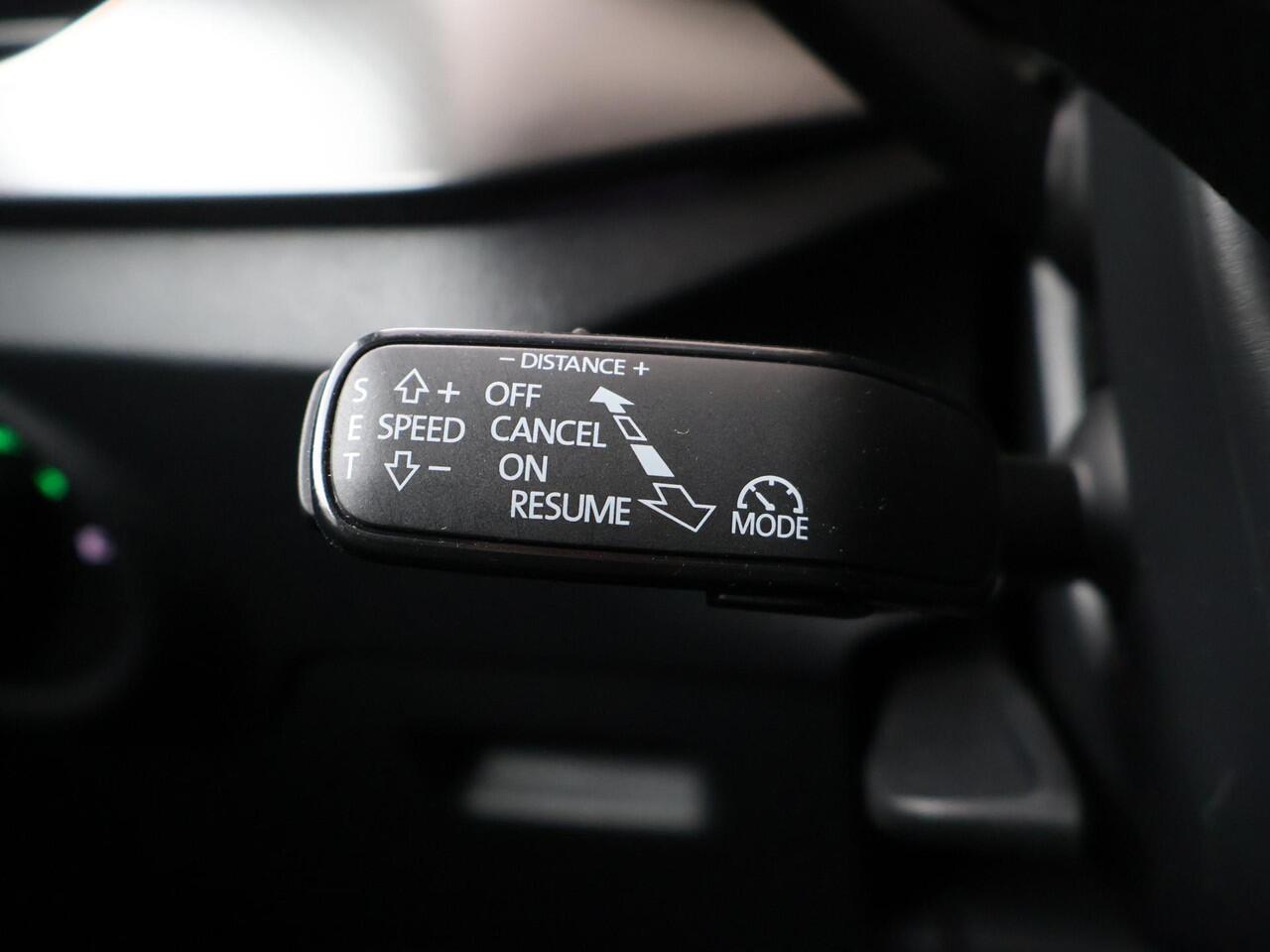 Skoda Kamiq 1.0 TSI Business Edition | 110 PK | Automaat | Multifunctioneel stuurwiel | Stoelverwarming | Parkeersensoren | Inklapbare trekhaak |