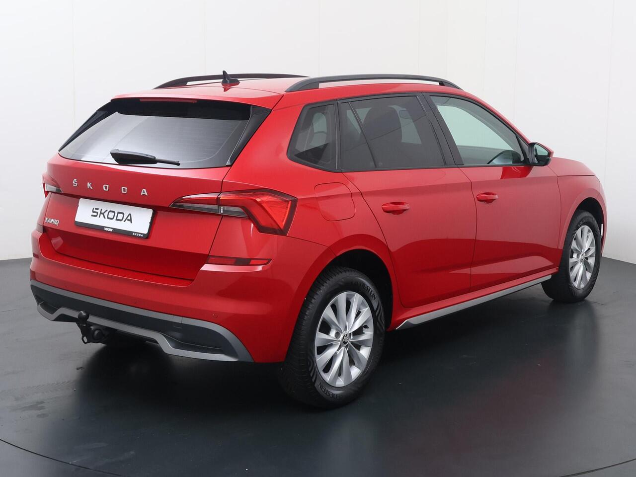 Skoda Kamiq 1.0 TSI Business Edition | 110 PK | Automaat | Multifunctioneel stuurwiel | Stoelverwarming | Parkeersensoren | Inklapbare trekhaak |