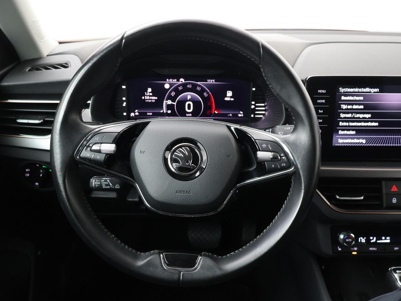 Skoda Kamiq 1.0 TSI Business Edition | 110 PK | Automaat | Multifunctioneel stuurwiel | Stoelverwarming | Parkeersensoren | Inklapbare trekhaak |