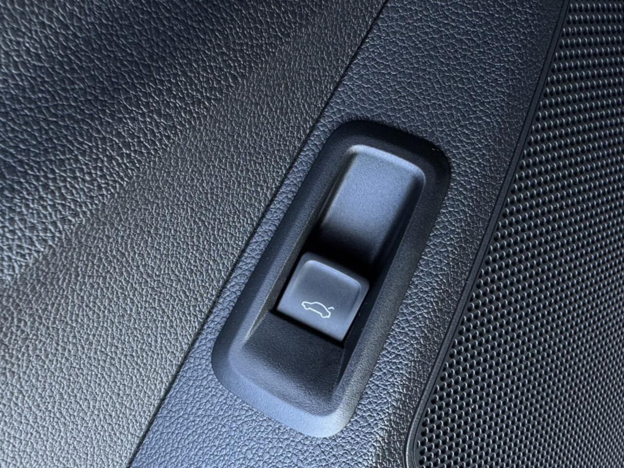 Skoda Kamiq 1.0TSI Aut. Monte Carlo/Elek thaak/Verw stoelen/ACC/Elek kofferk