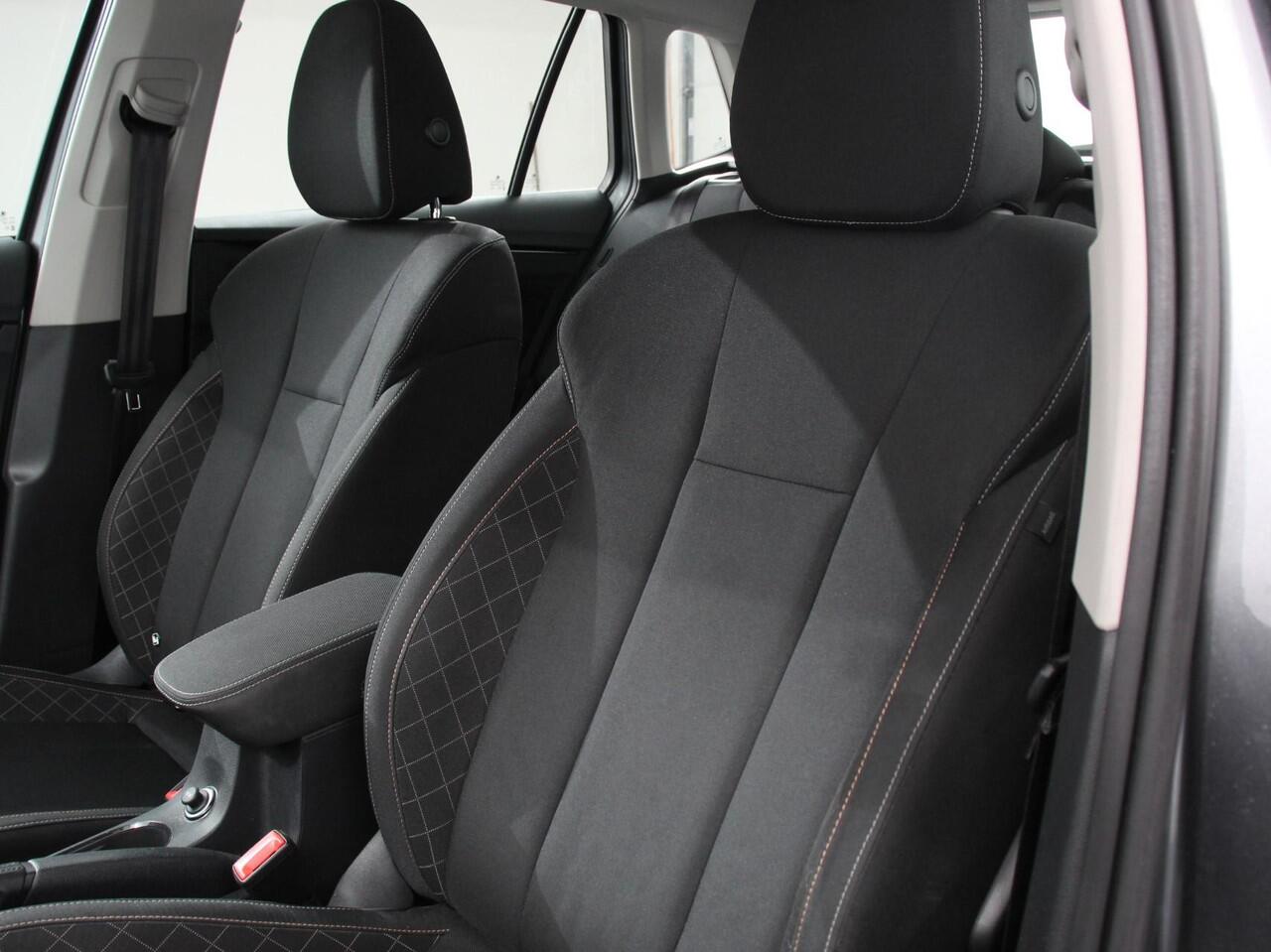 Skoda Kamiq 1.0 TSI Automaat Ambition Navigatie Apple Carplay / Android Auto Adaptive Cruise Control Lane Assist Parkeersensoren Achter DAB