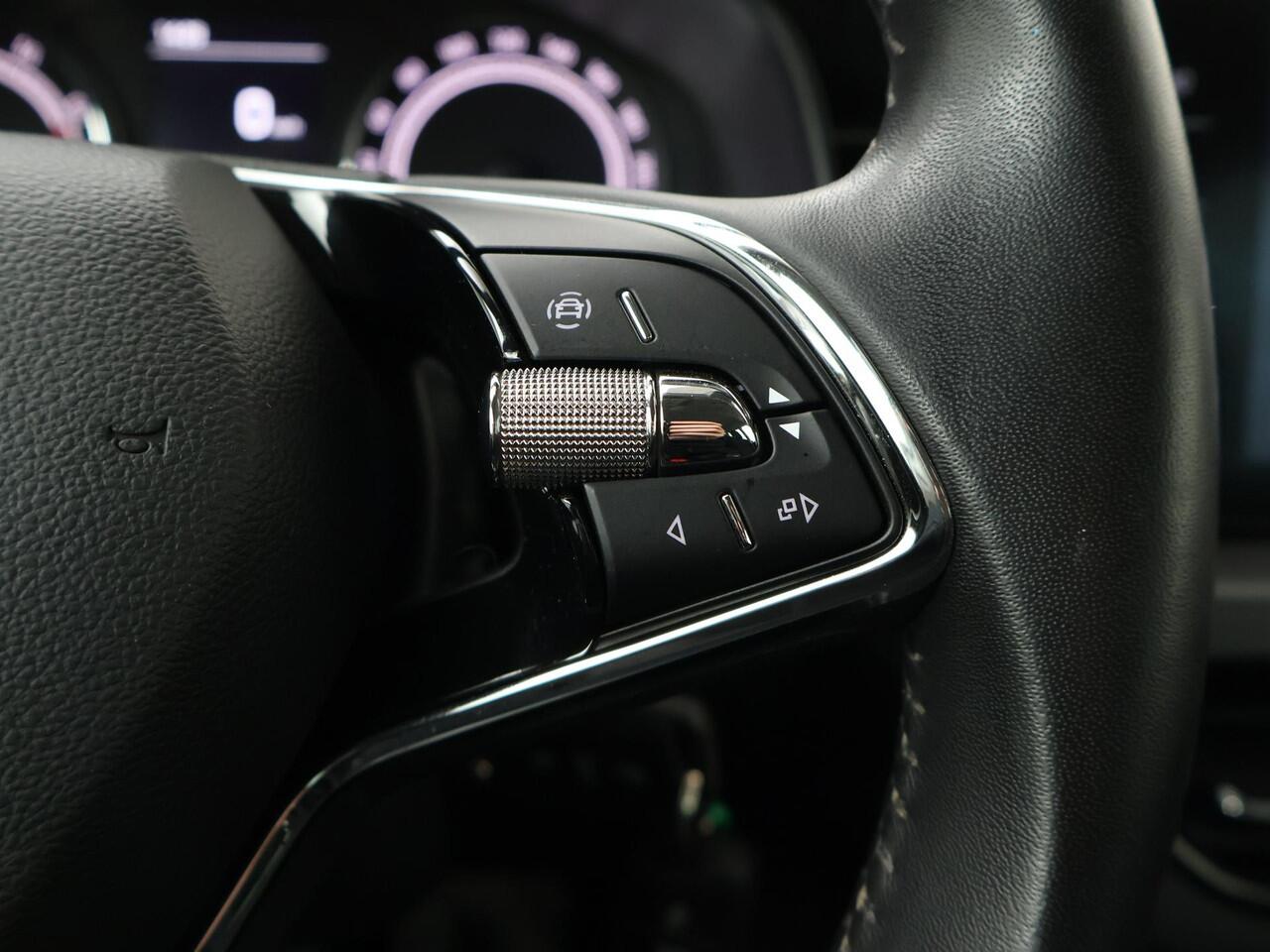 Skoda Kamiq 1.0 TSI Ambition | 110 PK | Airco | Cruisecontrol | Trekhaak | Multifunctioneel stuurwiel