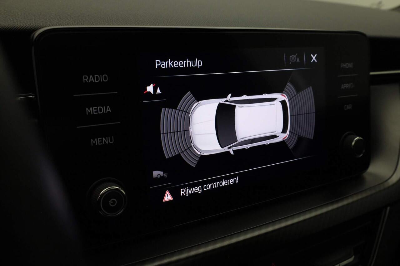 Skoda Kamiq 1.0 TSI 110 pk DSG DSG Monte Carlo | Panoramadak | Achteruitrijcamera | Stoelverwarming | Virtual Cockpit