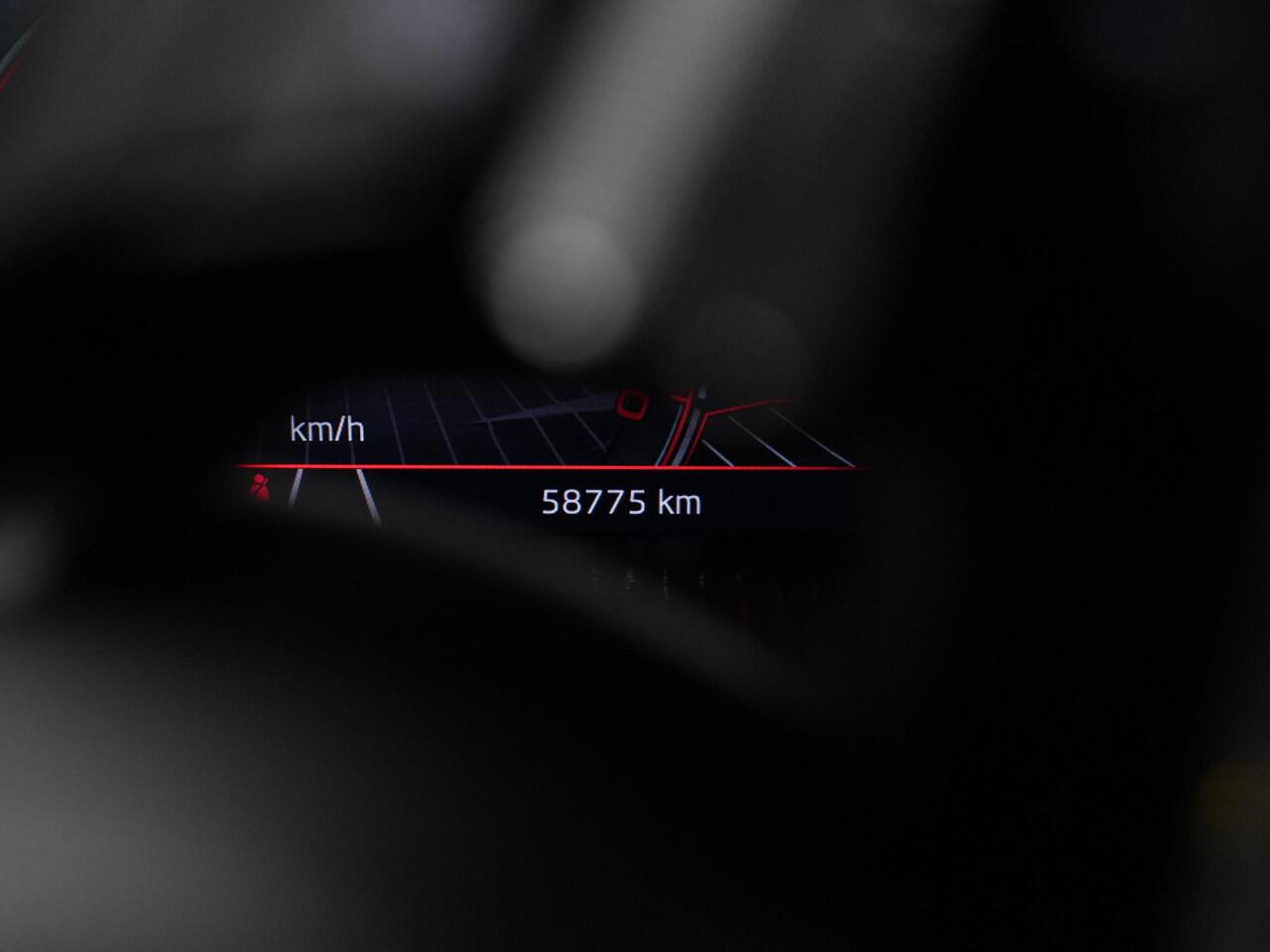 Skoda Kamiq 1.0 TSI 110 pk DSG DSG Monte Carlo | Panoramadak | Achteruitrijcamera | Stoelverwarming | Virtual Cockpit