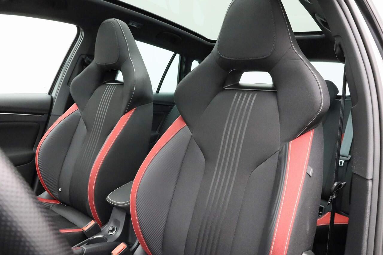 Skoda Kamiq 1.0 TSI 110 pk DSG DSG Monte Carlo | Panoramadak | Achteruitrijcamera | Stoelverwarming | Virtual Cockpit