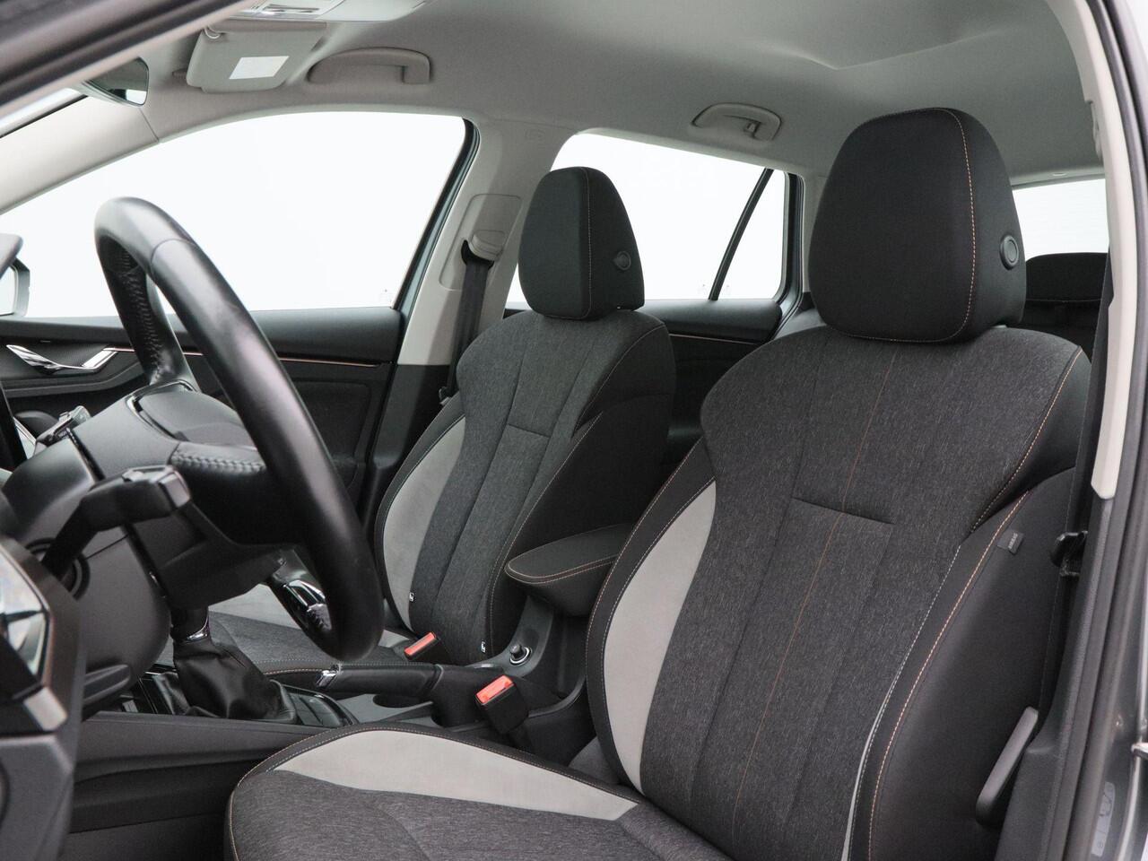 Skoda Kamiq 1.0 TSi 110 Pk Automaat Business Edition | Adaptive Cruise | Climate Control | Stoelverwarming | Parkeersensoren | Carplay | 54.533 Km!!