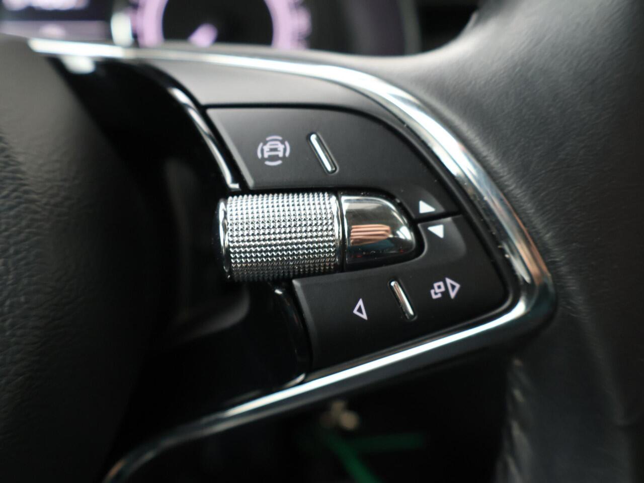 Skoda Kamiq 1.0 TSI Ambition | 110 PK | Cruise control | Lane assist | Apple Carplay/Android Auto |
