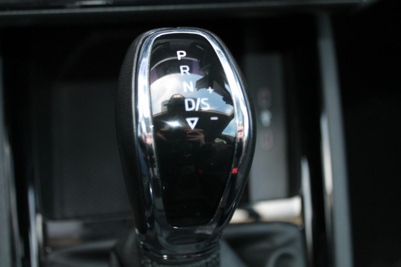 Skoda Kamiq 1.0 TSI AMBITION AUTOMAAT CLIMA CRUISE VIRTUAL DASHBORD TREKHAAK