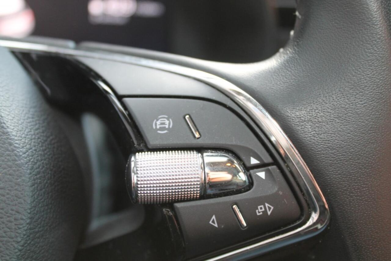 Skoda Kamiq 1.0 TSI AMBITION AUTOMAAT CLIMA CRUISE VIRTUAL DASHBORD TREKHAAK