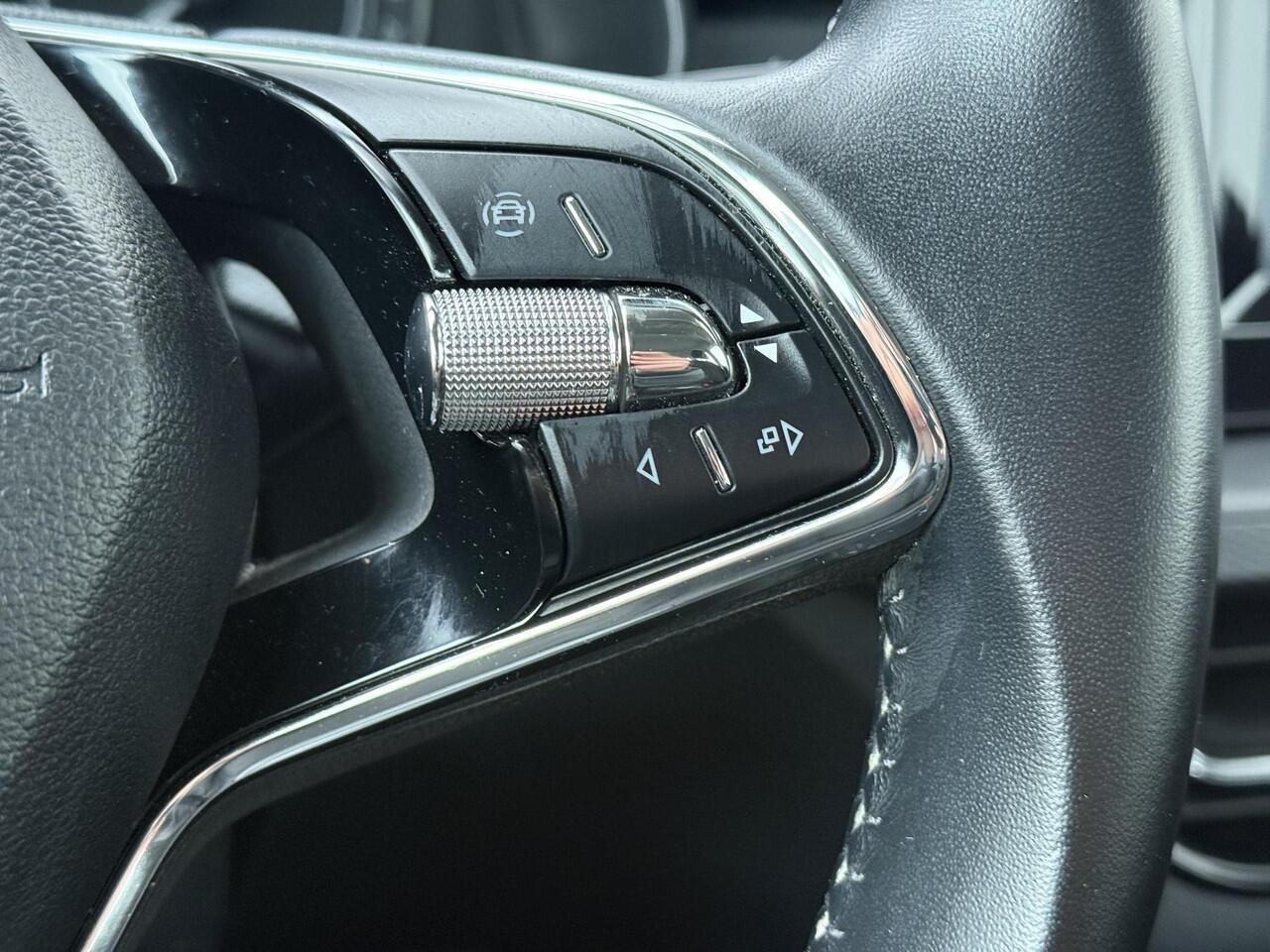 Skoda Kamiq 1.0 TSI Ambition | 110 PK | Cruise control | Airco | Apple Carplay/Android Auto |