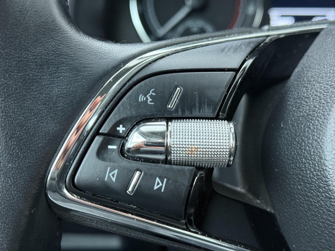 Skoda Kamiq 1.0 TSI Ambition | 110 PK | Cruise control | Airco | Apple Carplay/Android Auto |