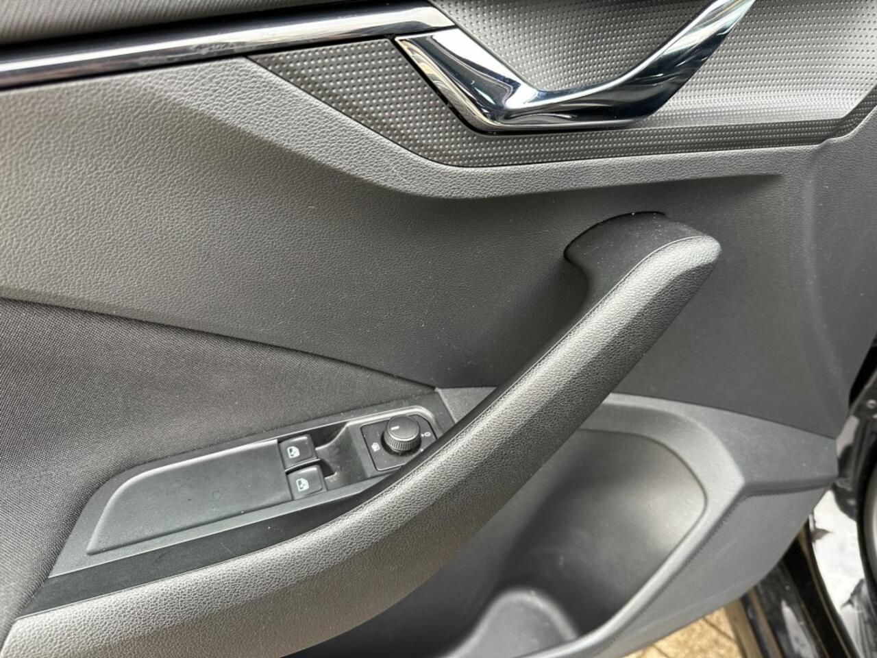 Skoda Kamiq 1.0 TSI Ambition / Rijklaar / CarPlay / trekhaak