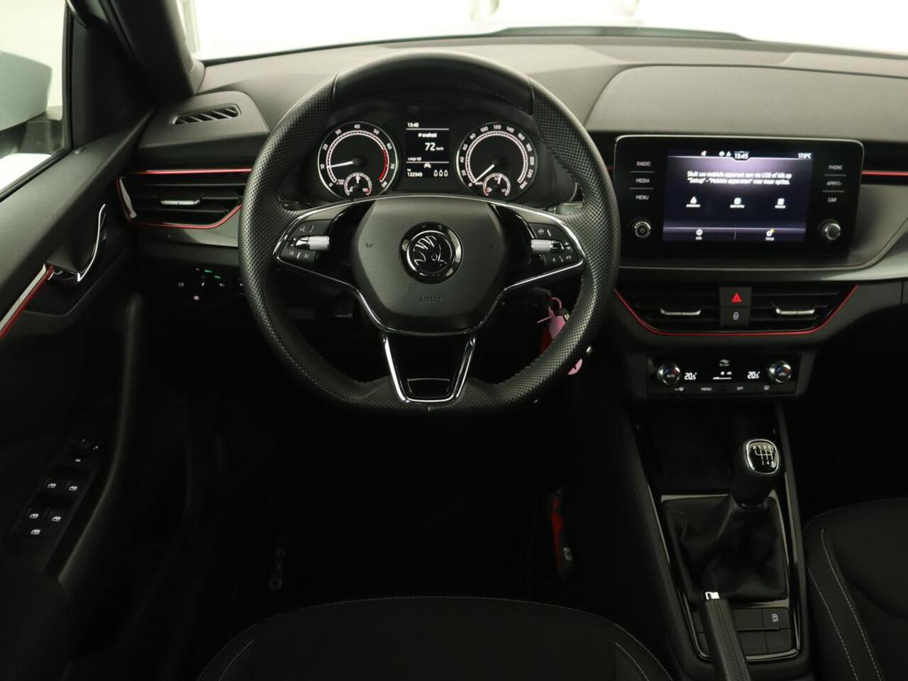 Skoda Kamiq 1.0 TSI Sport | Carplay | Climate control | Parkeerhulp | Cruise control | Full LED | DAB | Sportstoelen | Bluetooth | Sportstuur