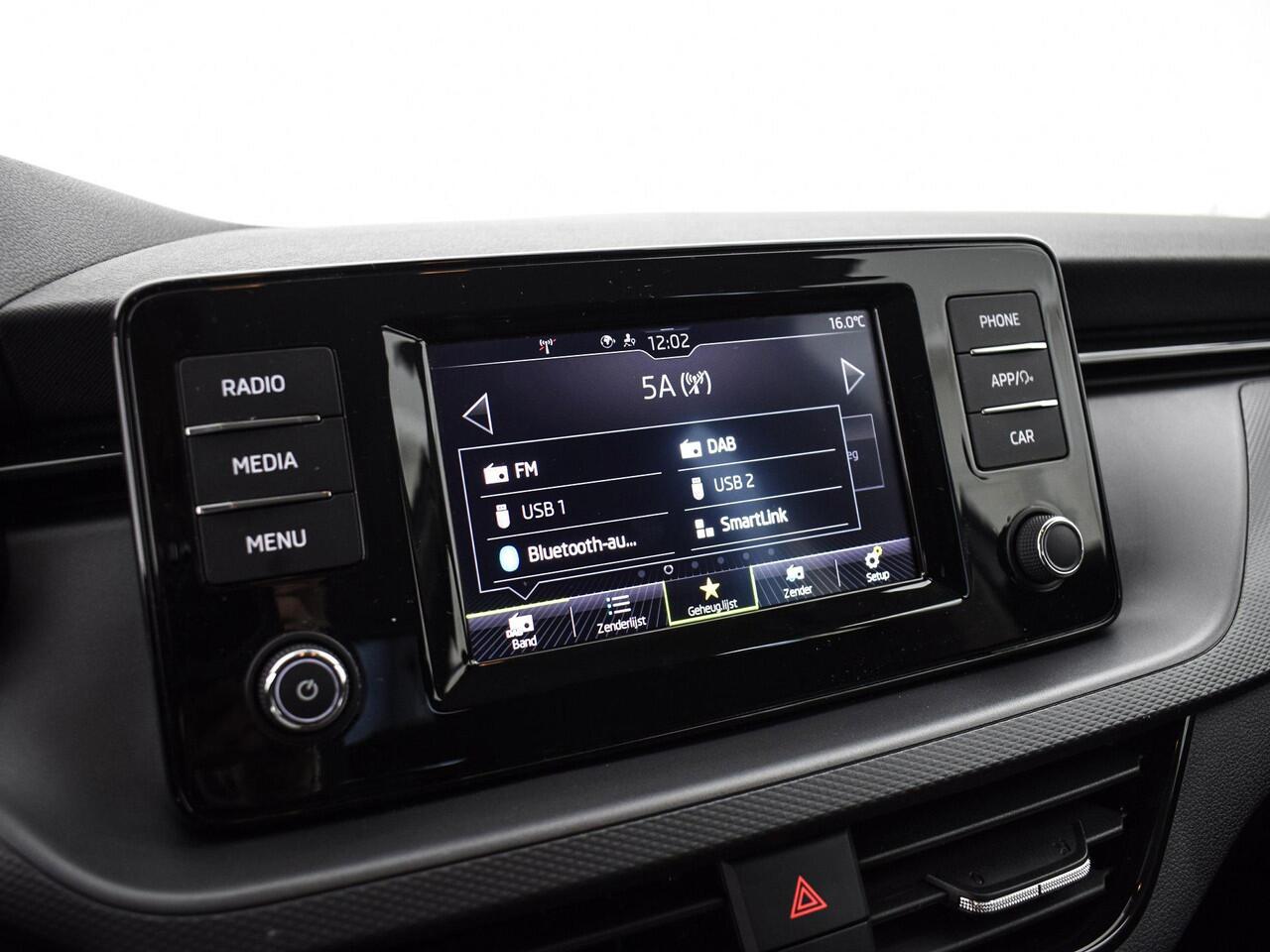 Skoda Kamiq 1.0 TSI 110pk Active · Apple/Android Car Play · Airco · DAB · Radio · LED Koplampen · 16'' Inch · Garantie t/m 11-09-2027 of 100.000km