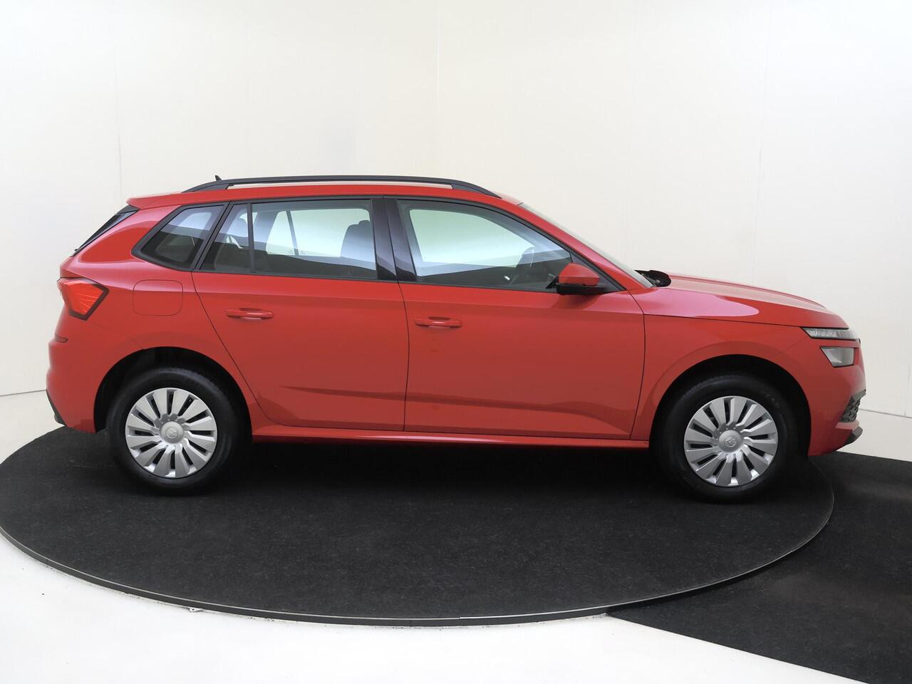 Skoda Kamiq 1.0 TSI Active | CarPlay | Airco | DAB radio | Parkeersensoren achter | Lane- en frontassist |