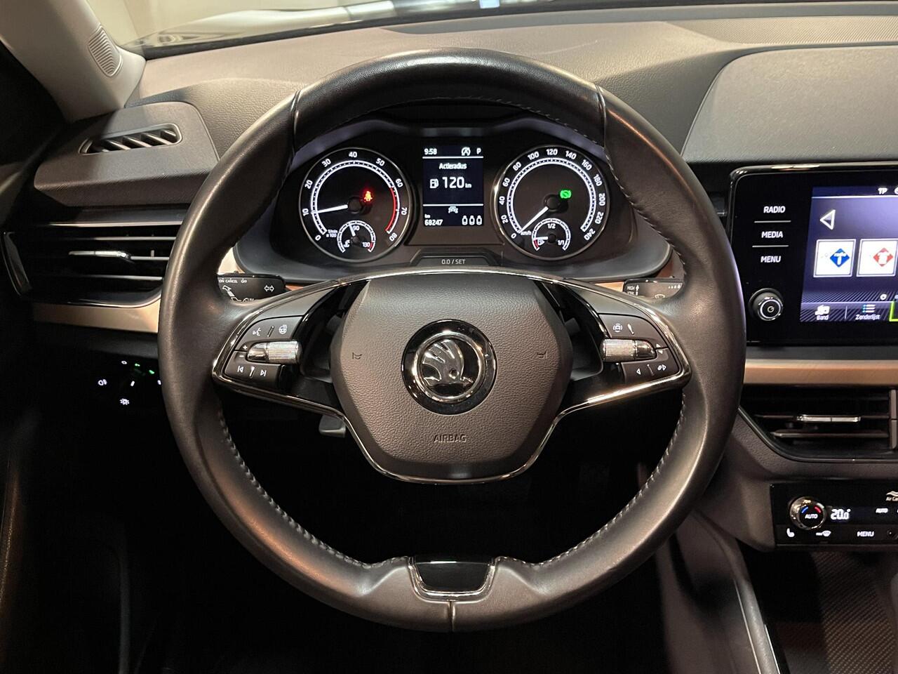 Skoda Kamiq 1.0 TSI Business Edition 16"/ Stoel + stuurverwarming/Keyless/Camera/Apple Carplay & Android Auto/PDC v+a/Climate