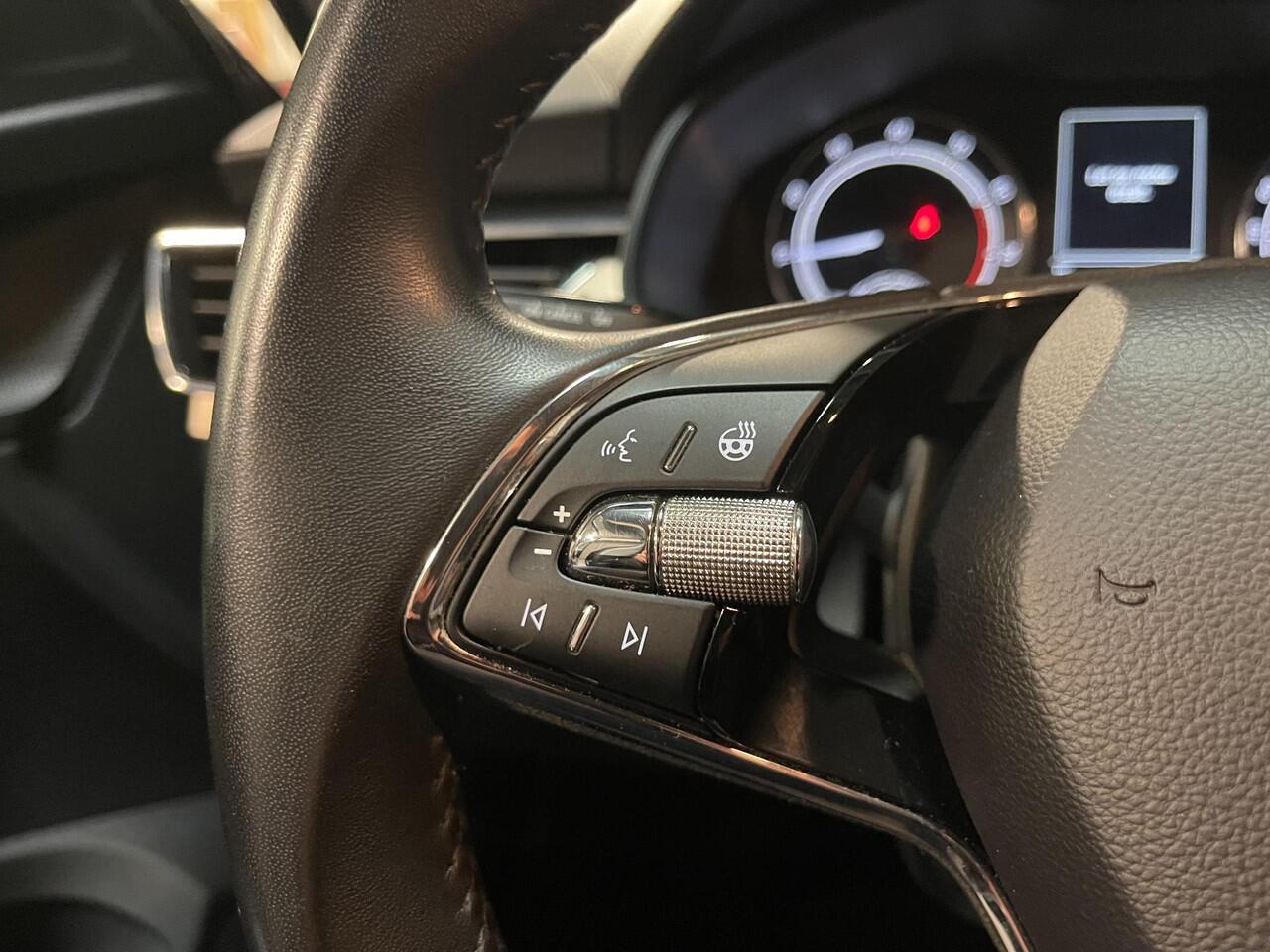 Skoda Kamiq 1.0 TSI Business Edition 16"/ Stoel + stuurverwarming/Keyless/Camera/Apple Carplay & Android Auto/PDC v+a/Climate