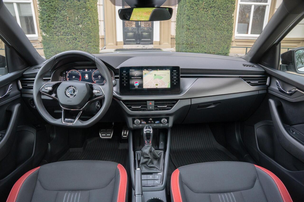 Skoda Kamiq 1.5 TSI ACT Monte Carlo PANO | CAMERA | CARPLAY | STOELVERW | WINTER PACK