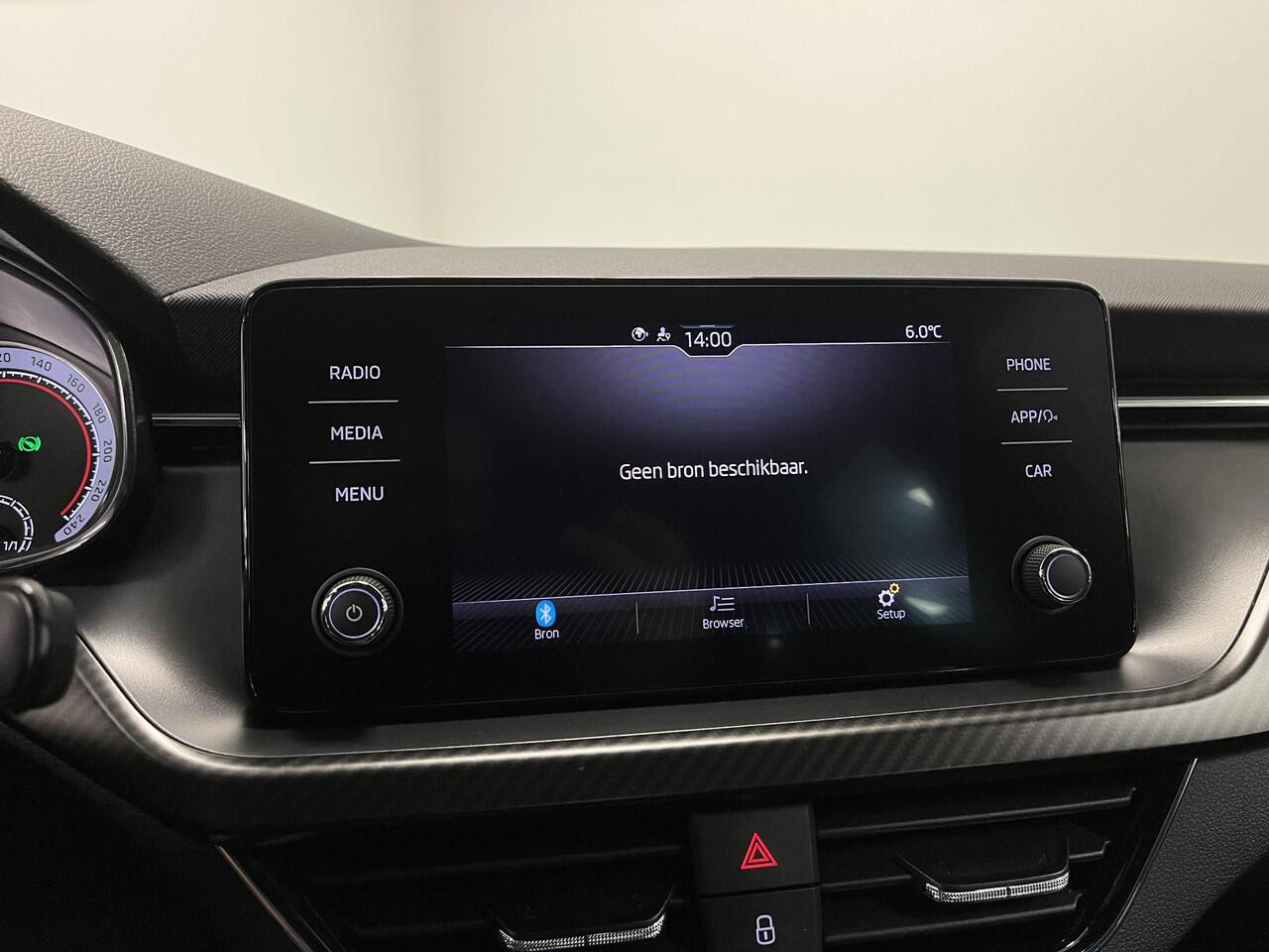 Skoda Kamiq 1.5 TSI ACT Monte Carlo Sport | Pano | Stoel/stuur verwarming | ACC |