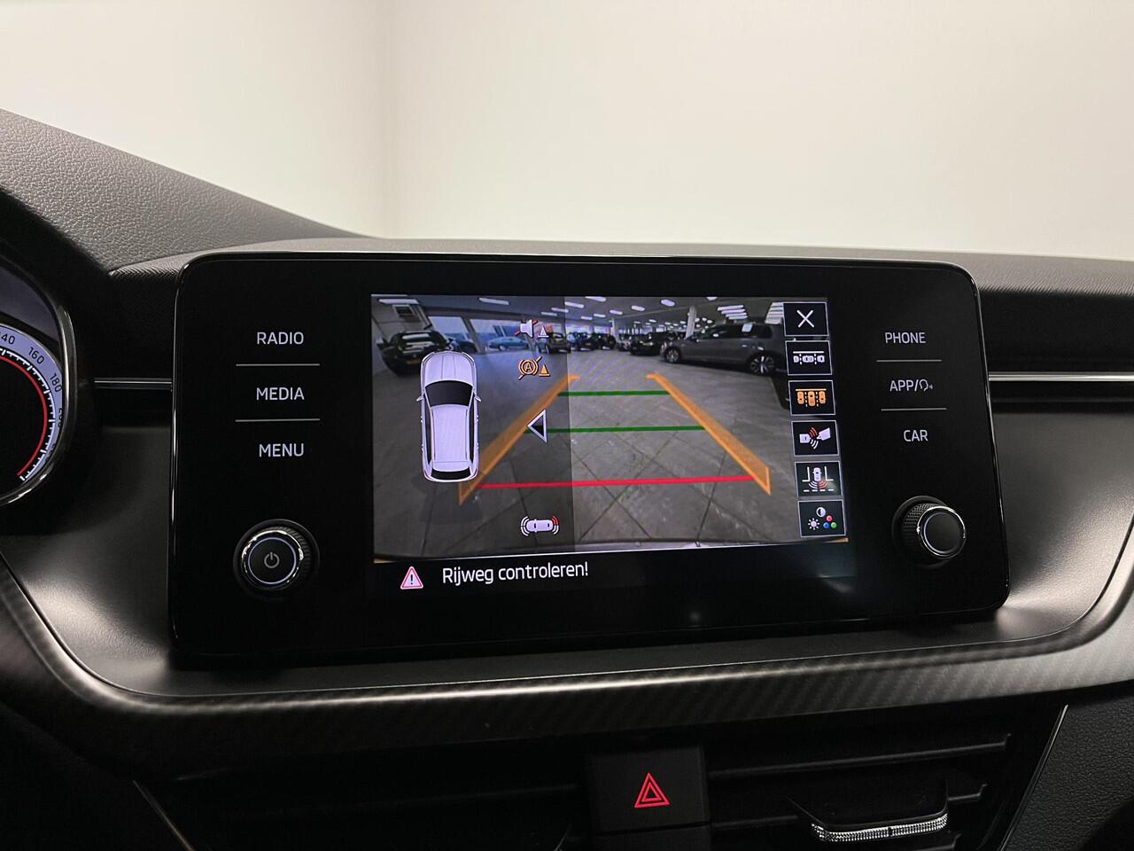 Skoda Kamiq 1.5 TSI ACT Monte Carlo Sport | Pano | Stoel/stuur verwarming | ACC |