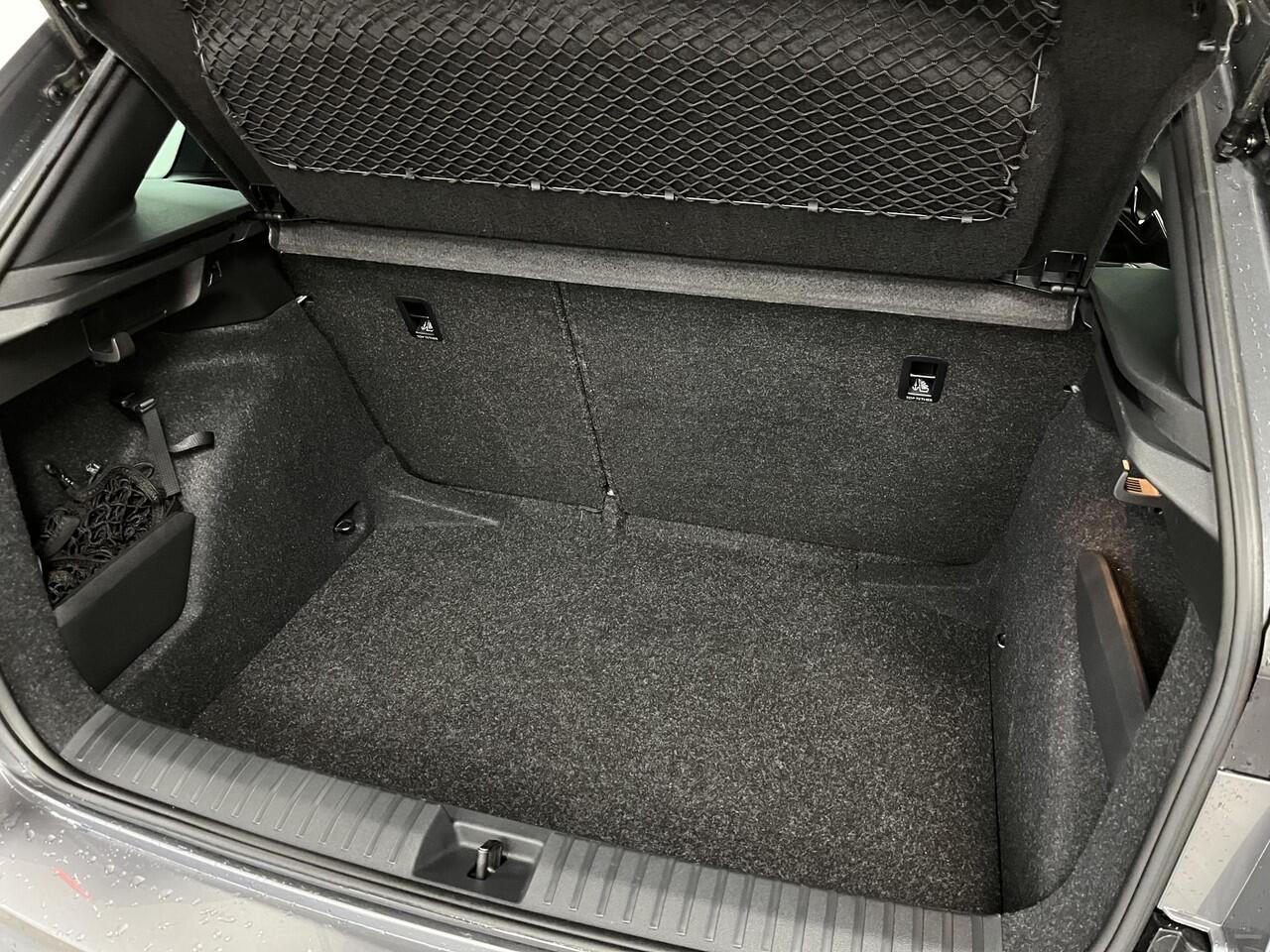 Skoda Kamiq 1.5 TSI ACT Monte Carlo Sport | Pano | Stoel/stuur verwarming | ACC |