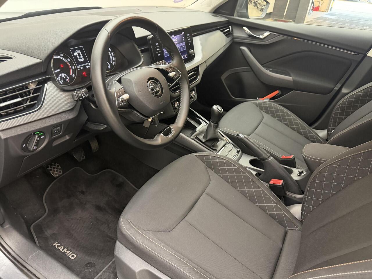 Skoda Kamiq 1.0 TSI Ambition 17'' lm velgen | All weather banden | Clima | Carplay | Parksensor achter | NL auto