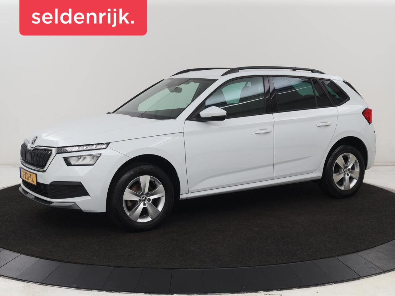 Skoda Kamiq 1.0 TSI Sport | Carplay | Climate control | Parkeerhulp | Cruise control | Full LED | DAB | Sportstoelen | Bluetooth | Sportstuur
