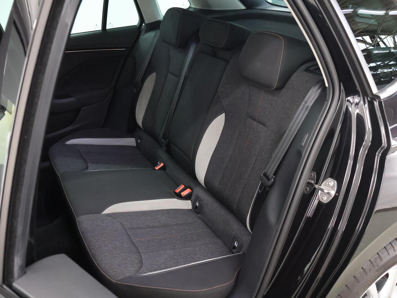 Skoda Kamiq 1.0 TSI Business Edition | Trekhaak | Parkeercamera | Keyless Go | Navigatie | Stoelverwarming | Climate Control | Cruise Control | Apple Carplay/Android Auto |
