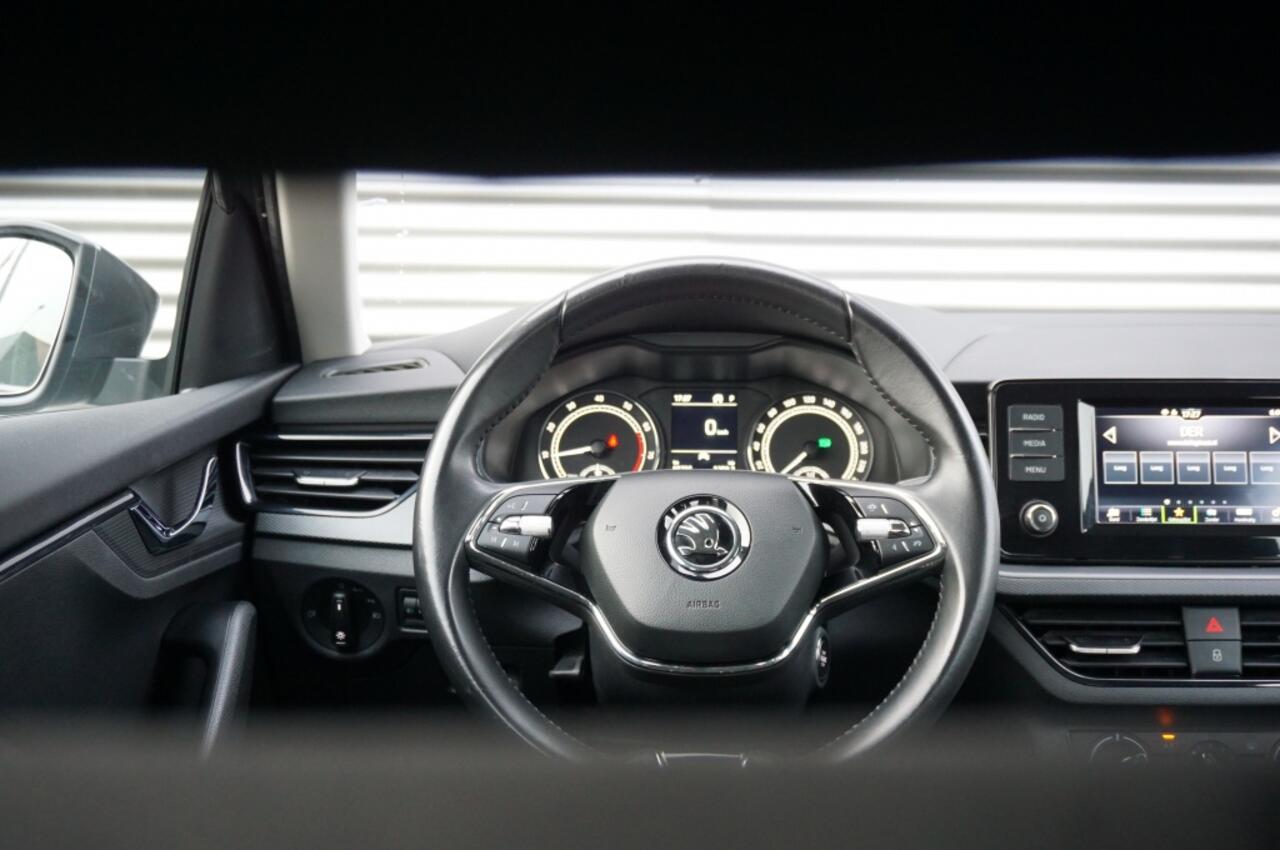 Skoda Kamiq 110 PK Ambition AUTOMAAT | AIRCO | PDC | NAVI BY APP