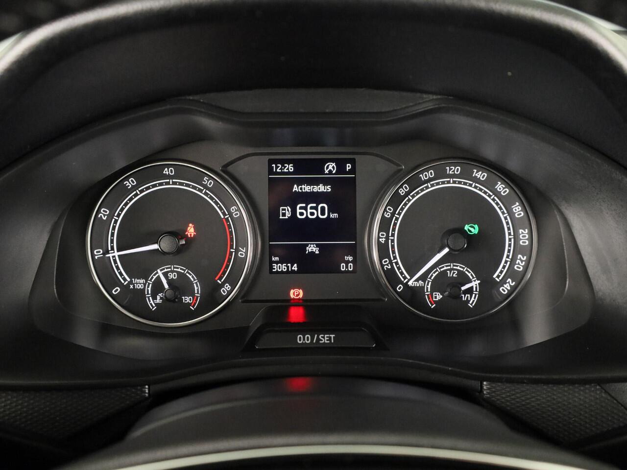 Skoda Kamiq 1.0 TSI Ambition 110 pk Automaat (DSG) | Verlengde garantie || Navigatie via App | Cruise control | LED koplampen | Apple Carplay/Android Auto |