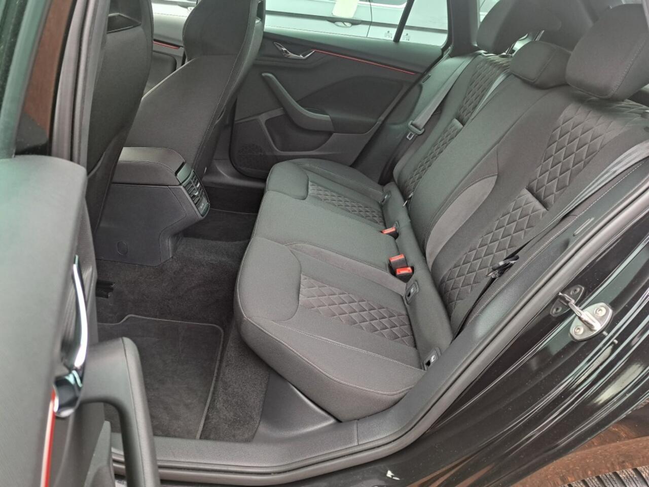 Skoda Kamiq 1.0 TSI 110 Pk Sport Business Clima Pdc 6 bak, Apple Carplay