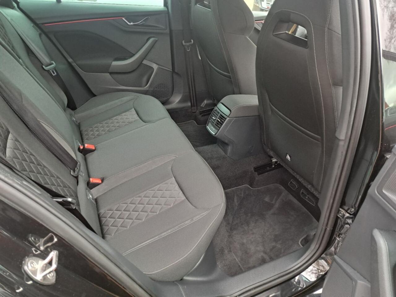 Skoda Kamiq 1.0 TSI 110 Pk Sport Business Clima Pdc 6 bak, Apple Carplay