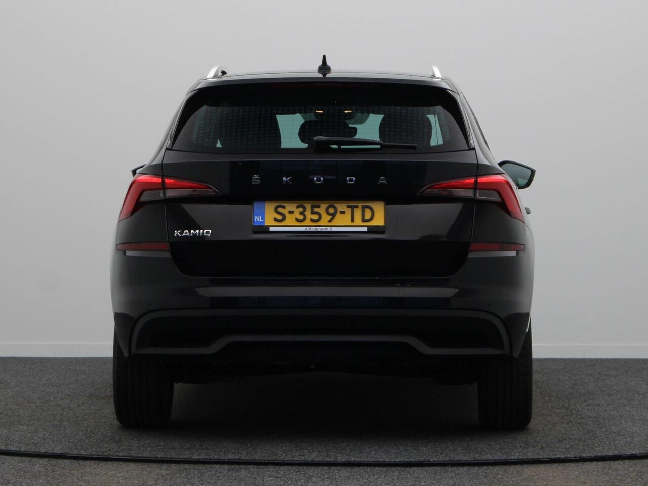 Skoda Kamiq 1.0 TSI 110pk Ambition | Apple Carplay & Android Auto | Lichtmetalen velgen | Parkeersensoren achter | Airconditioning |