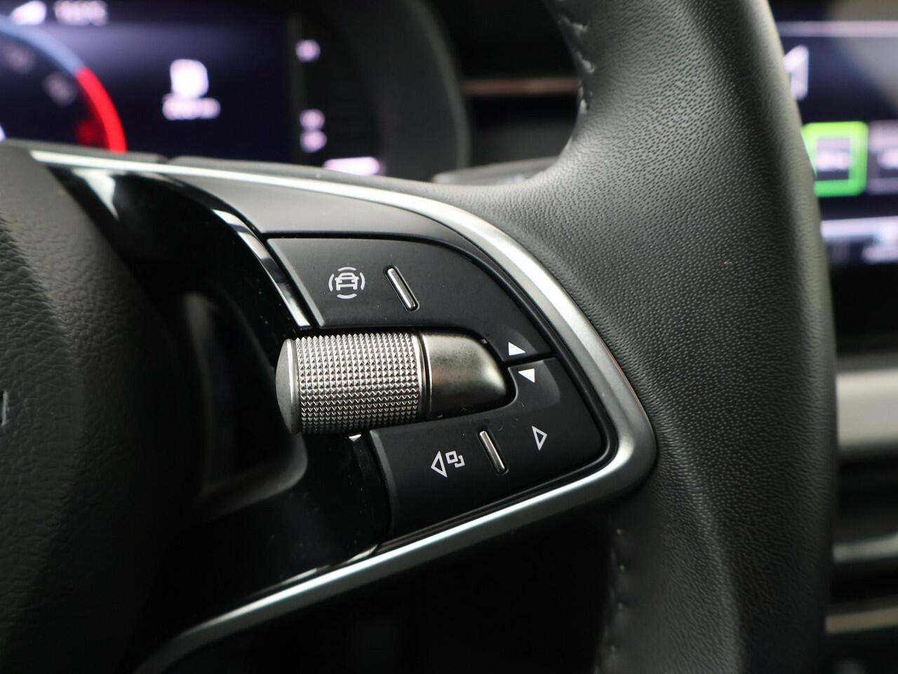 Skoda Kamiq 1.0 TSI Business Edition | 116 PK | Trekhaak wegklapbaar | Climate control | Achteruitrijcamera | LED verlichting |