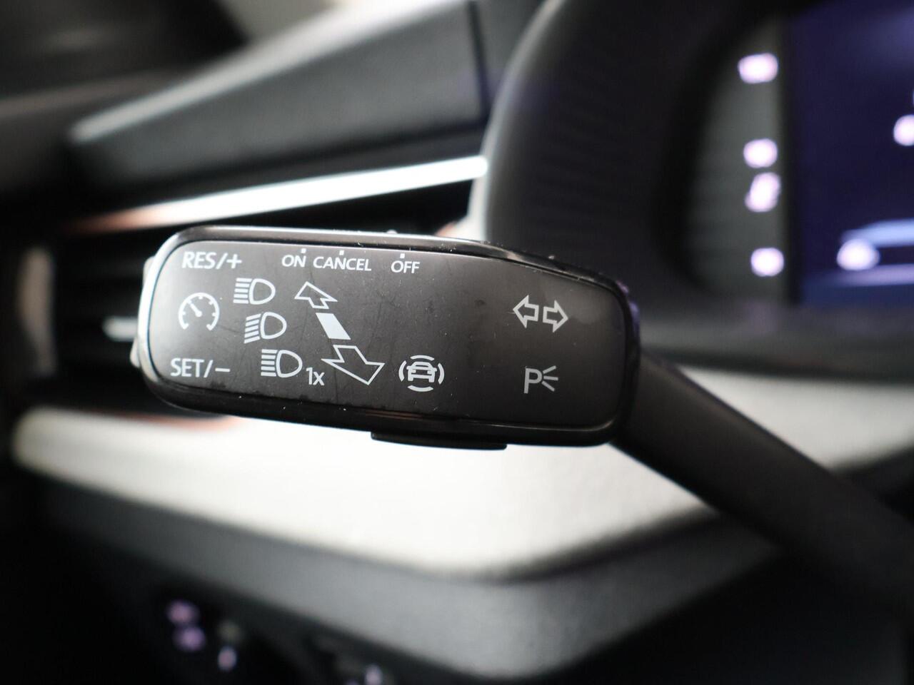 Skoda Kamiq 1.0 TSI Business Edition | 116 PK | Trekhaak wegklapbaar | Climate control | Achteruitrijcamera | LED verlichting |