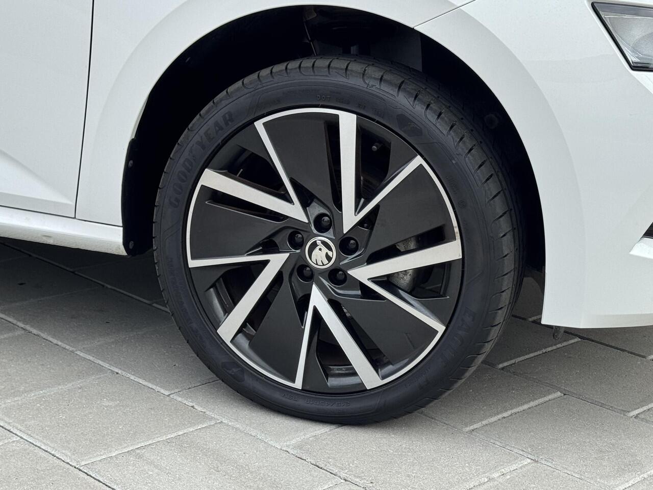 Skoda Kamiq 1.0 TSI Sport Business Automaat | Panodak | 18LM | Camera | Car-Play